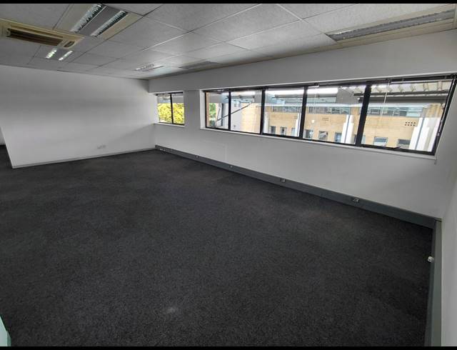320M² OFFICE TO LET IN RANDJESPARK